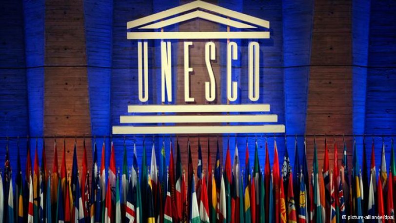 UNESCO_logo_flags